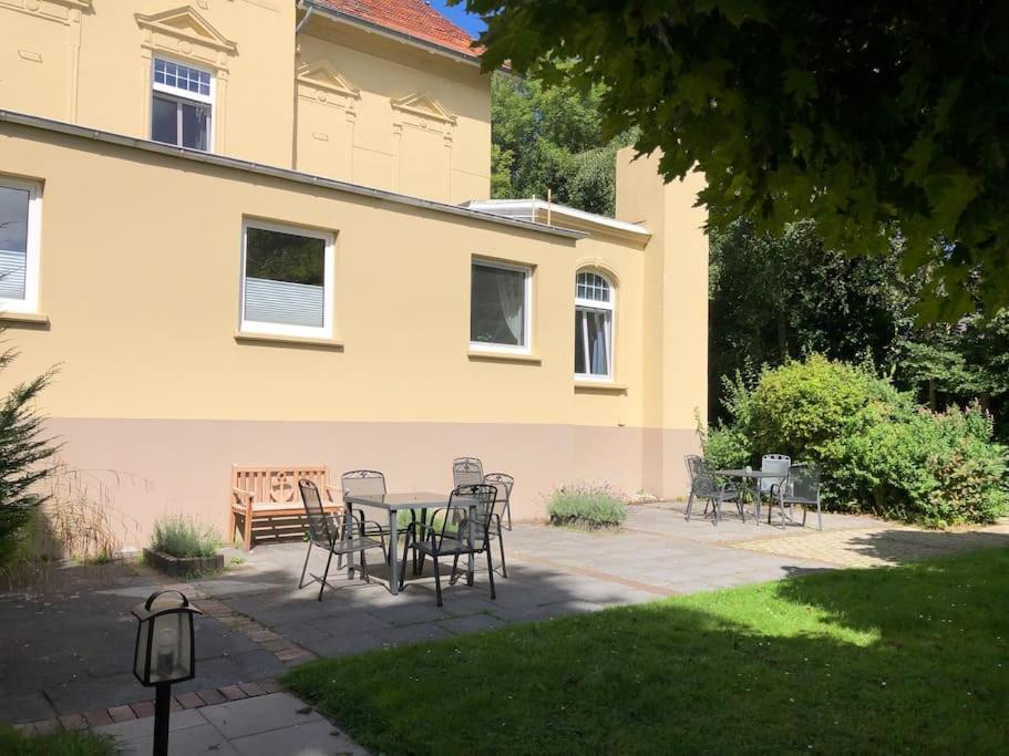 Emily'S Deichbude In Einer Historischen Villa In Dornumersiel Exteriör bild