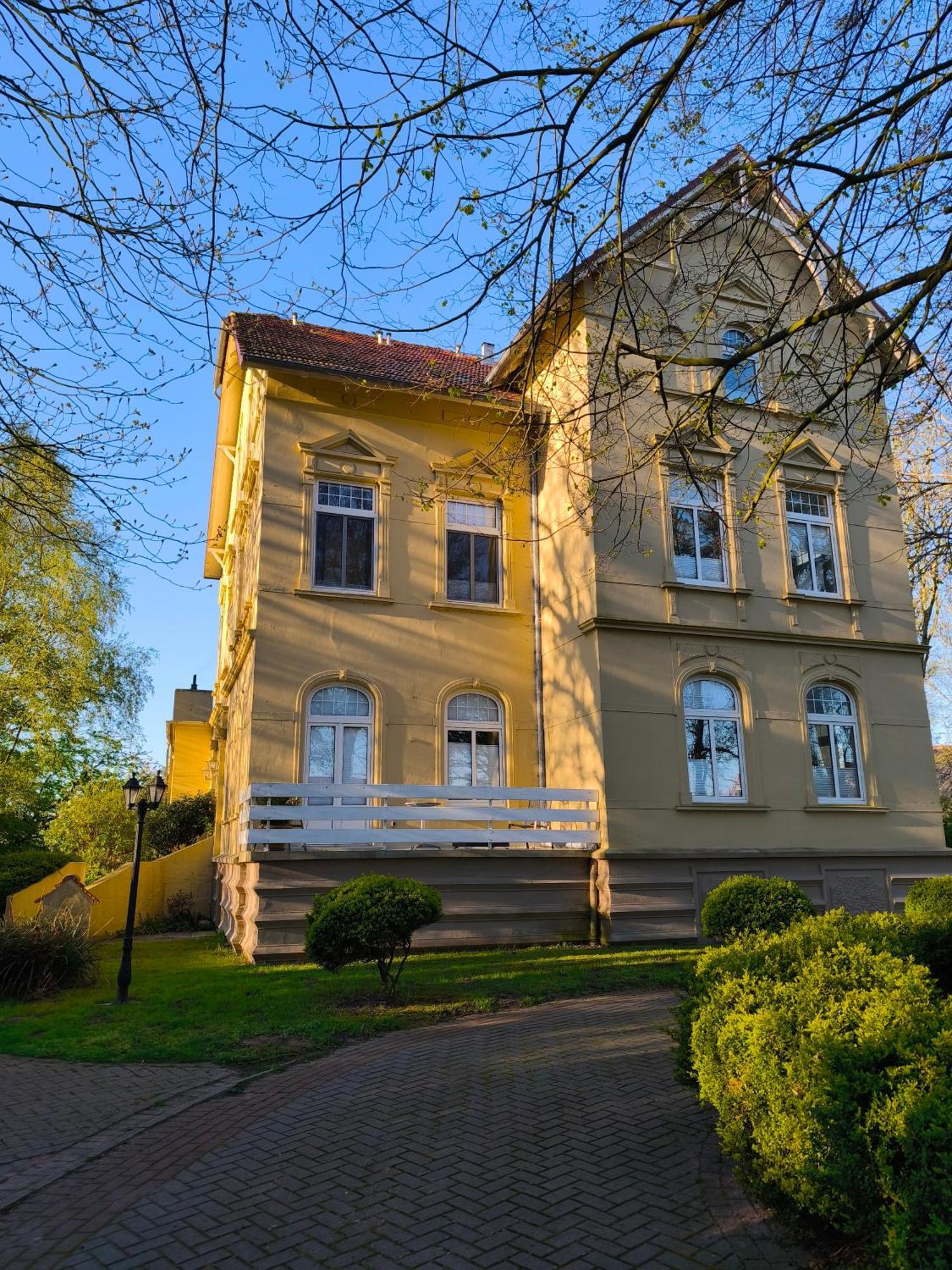 Emily'S Deichbude In Einer Historischen Villa In Dornumersiel Exteriör bild